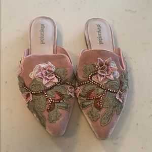 Jeffrey Campbell floral stitched slides sz 8